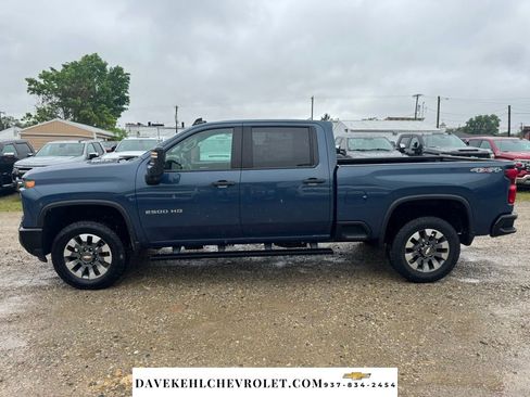 Used 2024 Chevrolet Silverado 2500 Custom w/ Custom Value Package AWD/4WD image 2