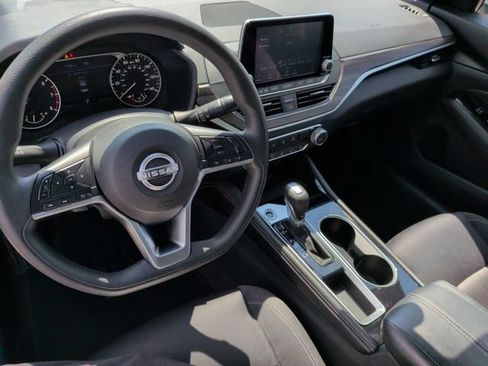 Used 2023 Nissan Altima 2.5 SV FWD image 19