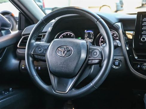 Used 2022 Toyota Camry SE image 16