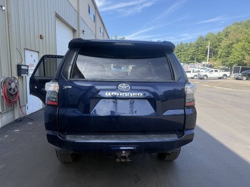 Used 2015 Toyota 4Runner SR5 AWD/4WD image 9
