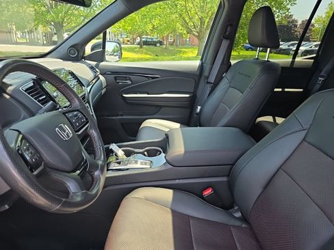 Used 2025 Honda Ridgeline Black Edition image 23
