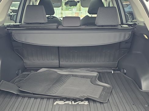 Certified 2025 Toyota RAV4 XLE w/ Convenience Package AWD/4WD image 9