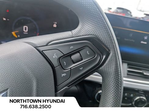 Used 2025 Chevrolet Trax LT image 22
