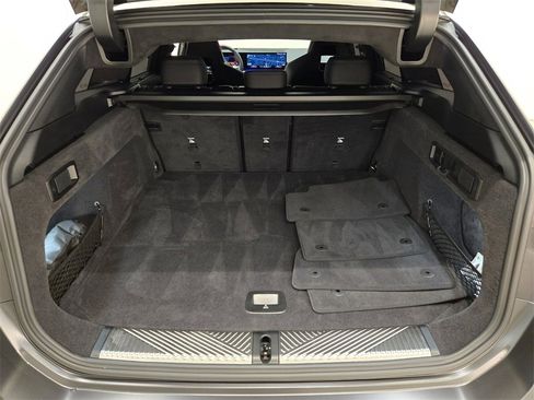 Used 2025 BMW M5 Touring image 24