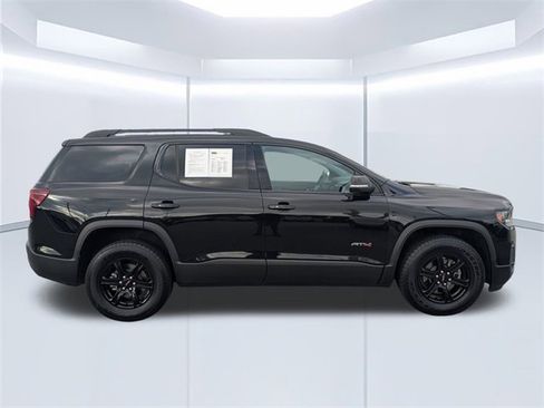 Used 2022 GMC Acadia AT4 w/ Technology Package image 3