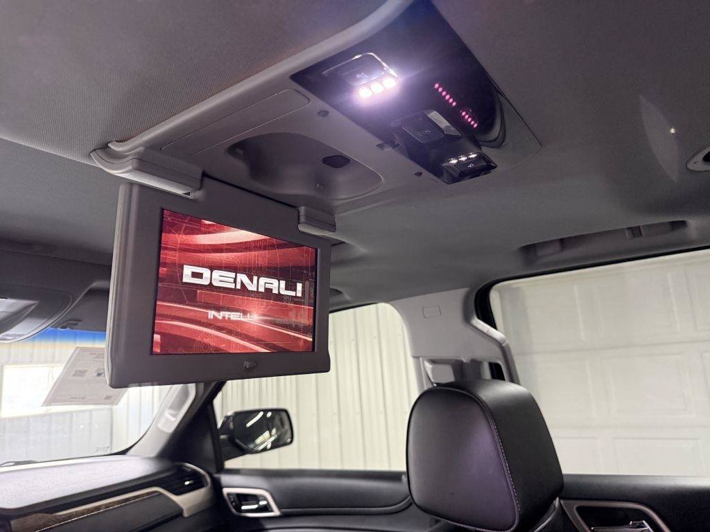 Used 2016 GMC Yukon XL Denali w/ Open Road Package AWD/4WD image 32