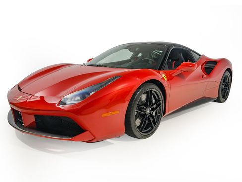 Used 2018 Ferrari 488 GTB RWD image 2