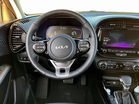 Certified 2025 Kia Soul EX image 5
