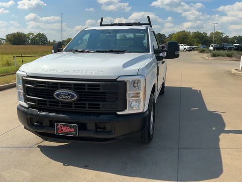 Used 2024 Ford F250 XL image 4
