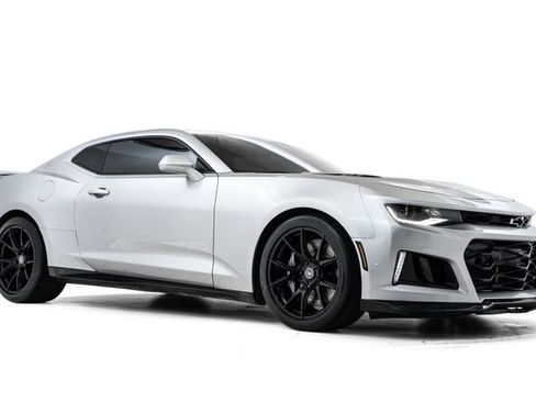 Used 2018 Chevrolet Camaro ZL1 RWD image 6
