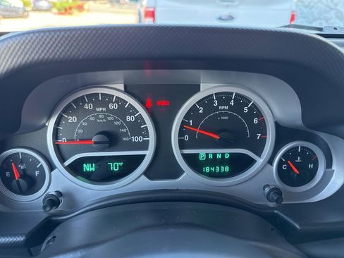 Used 2008 Jeep Wrangler Unlimited Sahara w/ Dual Top Group AWD/4WD image 16