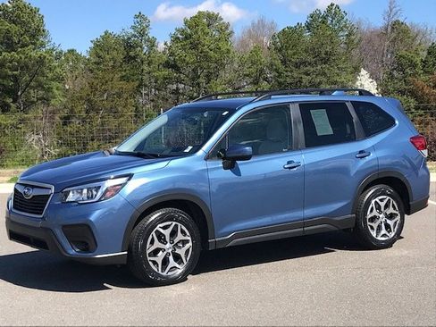 Used 2020 Subaru Forester Premium image 1