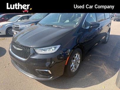 Used 2024 Chrysler Pacifica Touring-L