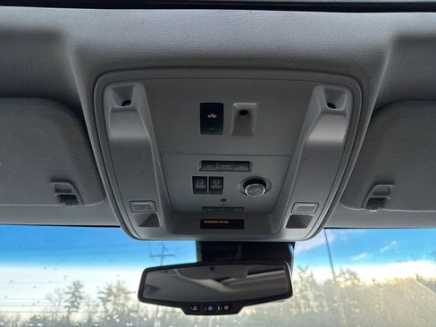 Used 2019 GMC Yukon Denali w/ Denali Ultimate Package image 18