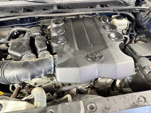 Used 2014 Toyota 4Runner Limited RWD image 40