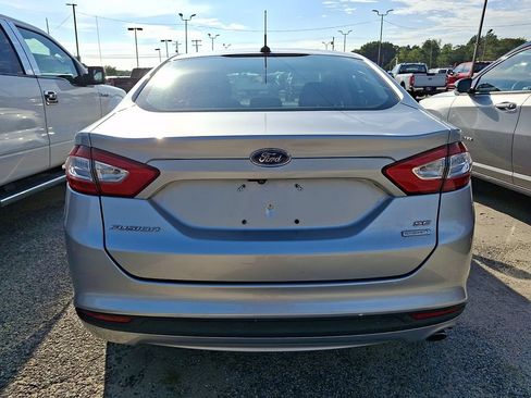 Used 2015 Ford Fusion SE FWD image 5
