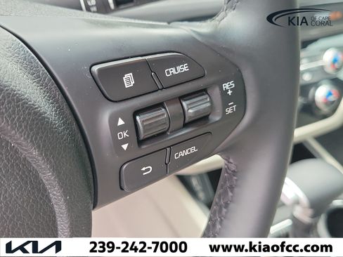 Used 2021 Kia Sedona EX FWD image 27