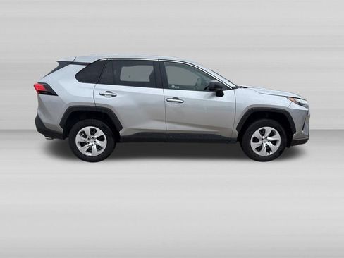 Used 2025 Toyota RAV4 LE AWD/4WD image 3