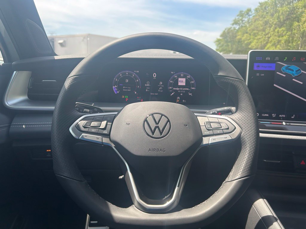 New 2026 Volkswagen Tiguan SE R-Line FWD image 20