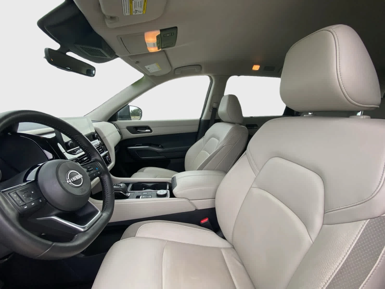 Used 2025 Nissan Pathfinder SL w/ Cargo Package AWD/4WD image 13