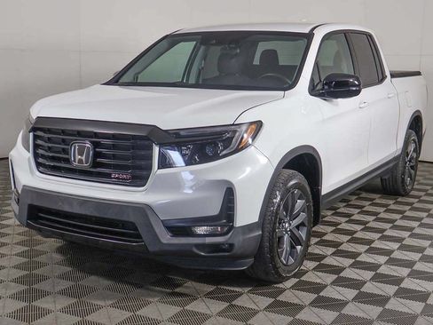 Used 2023 Honda Ridgeline Sport image 6