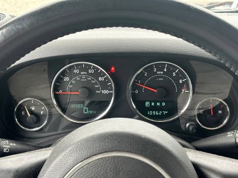 Used 2016 Jeep Wrangler Unlimited Sahara w/ Dual Top Group AWD/4WD image 26