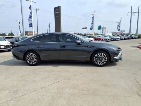 Used 2025 Hyundai Sonata SEL FWD image 6
