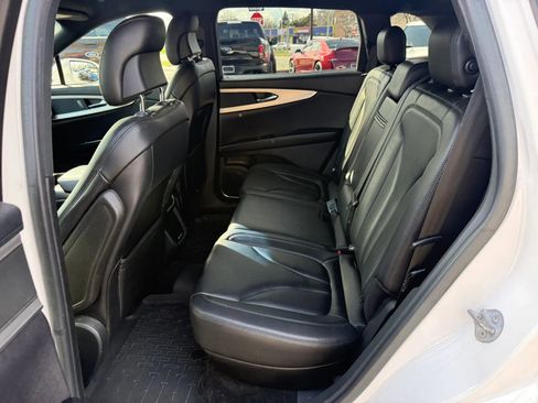 Used 2017 Lincoln MKX Premiere AWD/4WD image 19