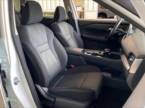 Used 2025 Nissan Rogue SV AWD/4WD image 22