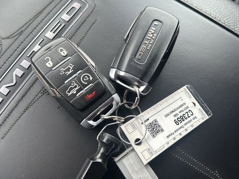 Used 2023 RAM 1500 Limited w/ Body Color Bumper Group AWD/4WD image 18