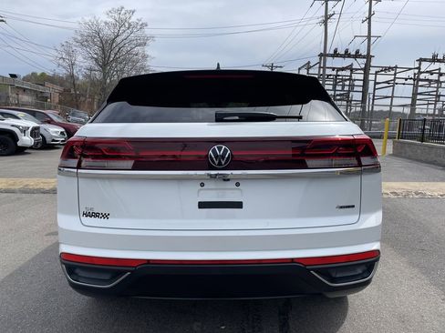 Used 2026 Volkswagen Atlas Cross Sport SE AWD/4WD image 4