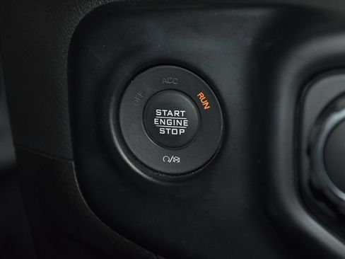 Used 2022 Jeep Gladiator Sport AWD/4WD image 15