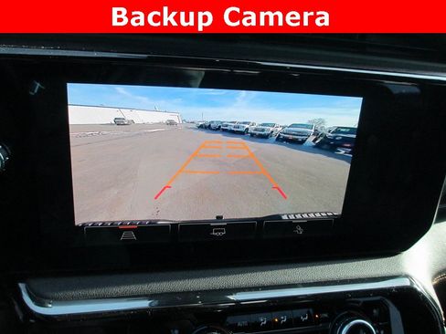 Certified 2022 GMC Sierra 1500 AT4 w/ AT4 Preferred Package image 17