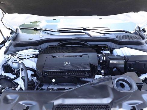 Certified 2025 Acura MDX FWD w/ Technology Package image 9
