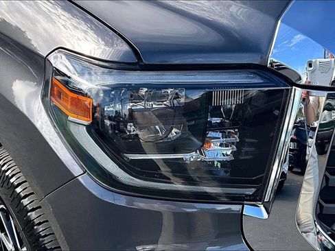 Used 2019 Toyota Tundra SR5 w/ TRD Off Road Package AWD/4WD image 31