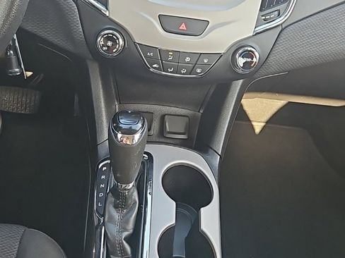 Used 2018 Chevrolet Cruze LS image 20