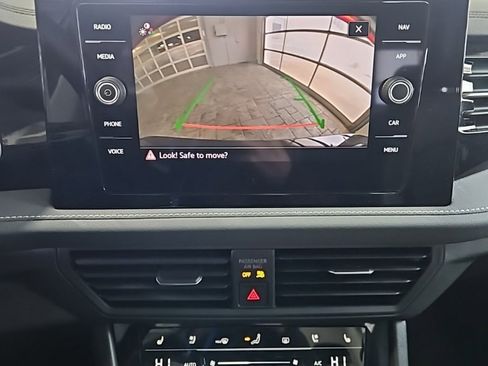 Used 2025 Volkswagen Jetta SEL image 31