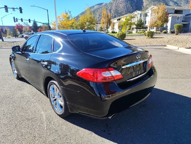 Used 2011 INFINITI M37 w/ Premium Pkg RWD image 5