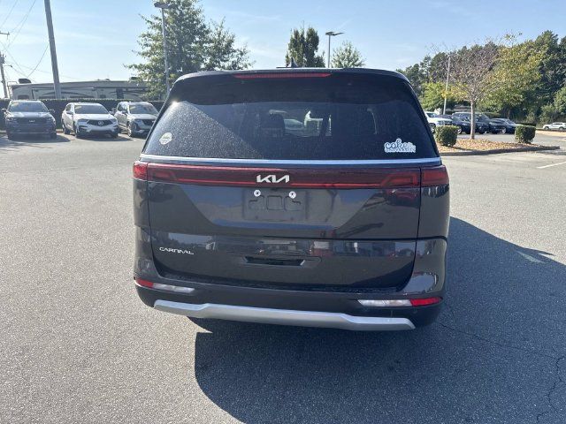 Certified 2024 Kia Carnival LX FWD image 7