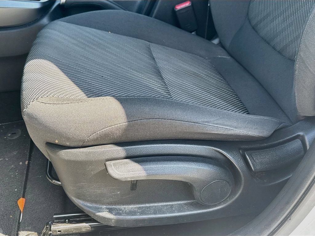 Certified 2023 Kia Seltos LX AWD/4WD image 12