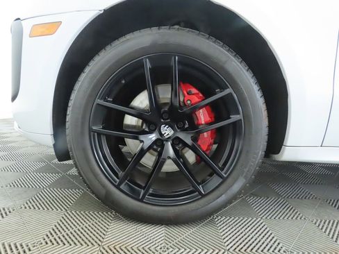 Used 2022 Porsche Macan S image 31