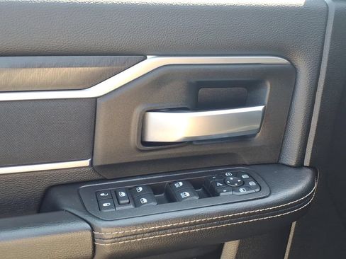 Used 2025 RAM 2500 Big Horn AWD/4WD image 4