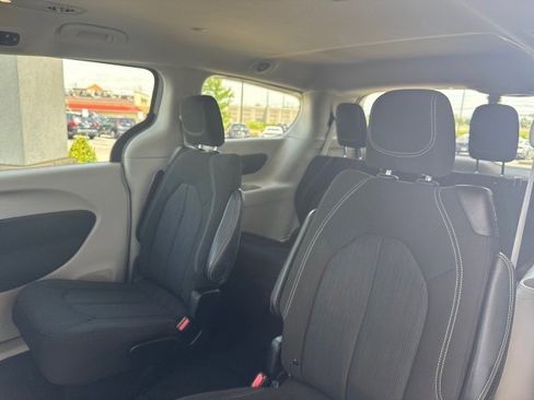 Used 2023 Chrysler Voyager LX FWD image 6