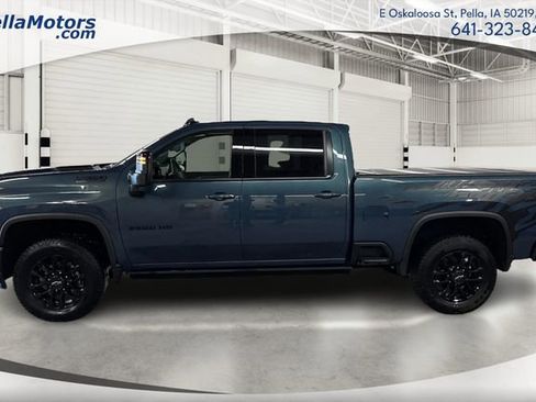 Used 2025 Chevrolet Silverado 2500 LTZ w/ LTZ Plus Package image 6