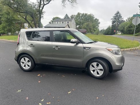 Used 2014 Kia Soul FWD image 5