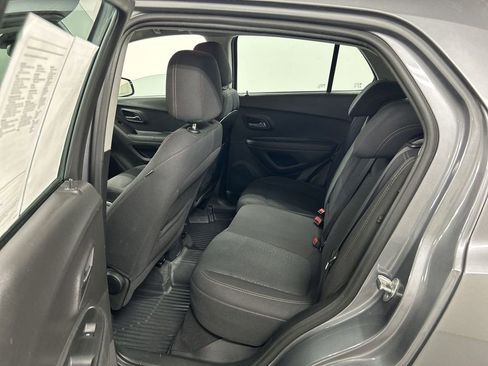 Used 2020 Chevrolet Trax LS image 19