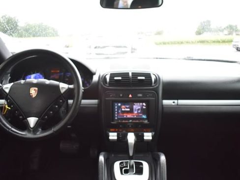 Used 2010 Porsche Cayenne AWD/4WD image 38