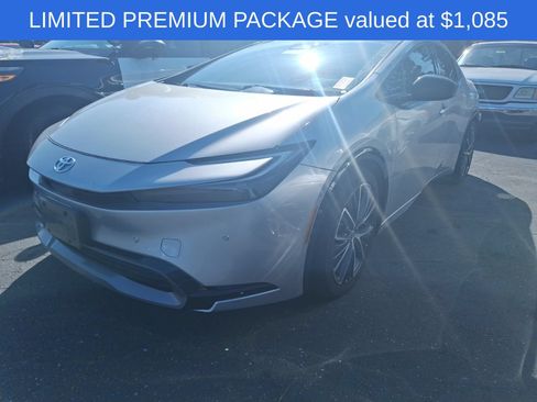 Used 2023 Toyota Prius Limited w/ Limited Premium Package FWD image 3