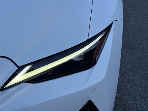 Used 2022 Lexus IS 350 F Sport image 11