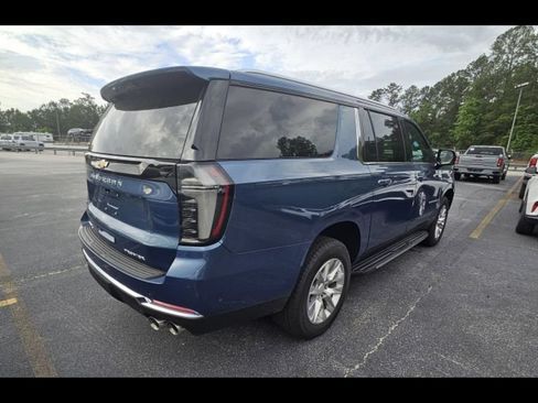 Used 2025 Chevrolet Suburban Premier w/ Sun And Tow Package RWD image 9